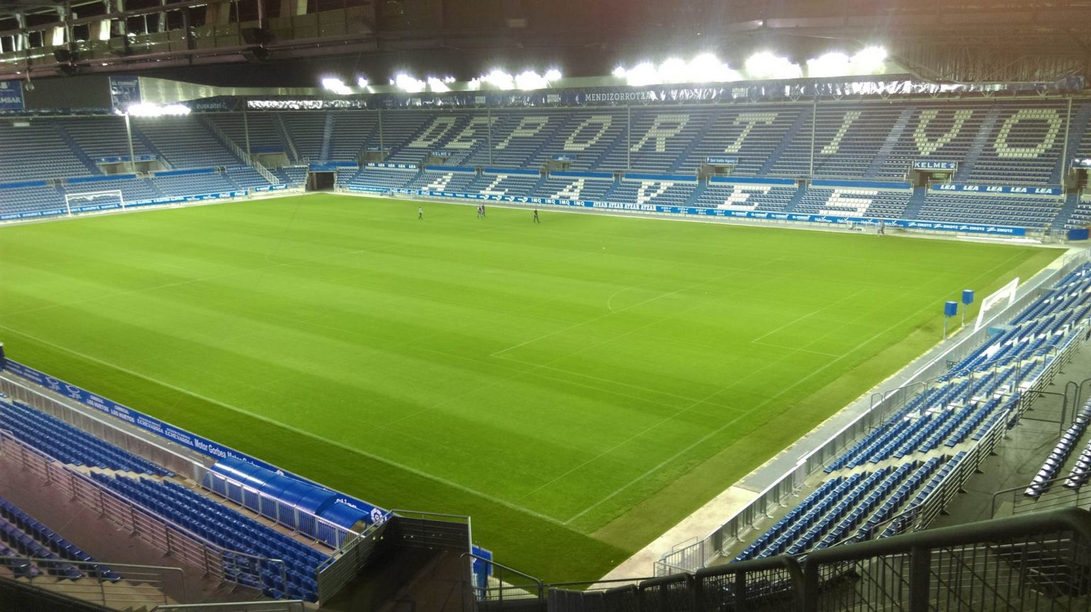 Estadio de Mendizorroza (Deportivo Alavés), VitoriaGastéiz ecuatro